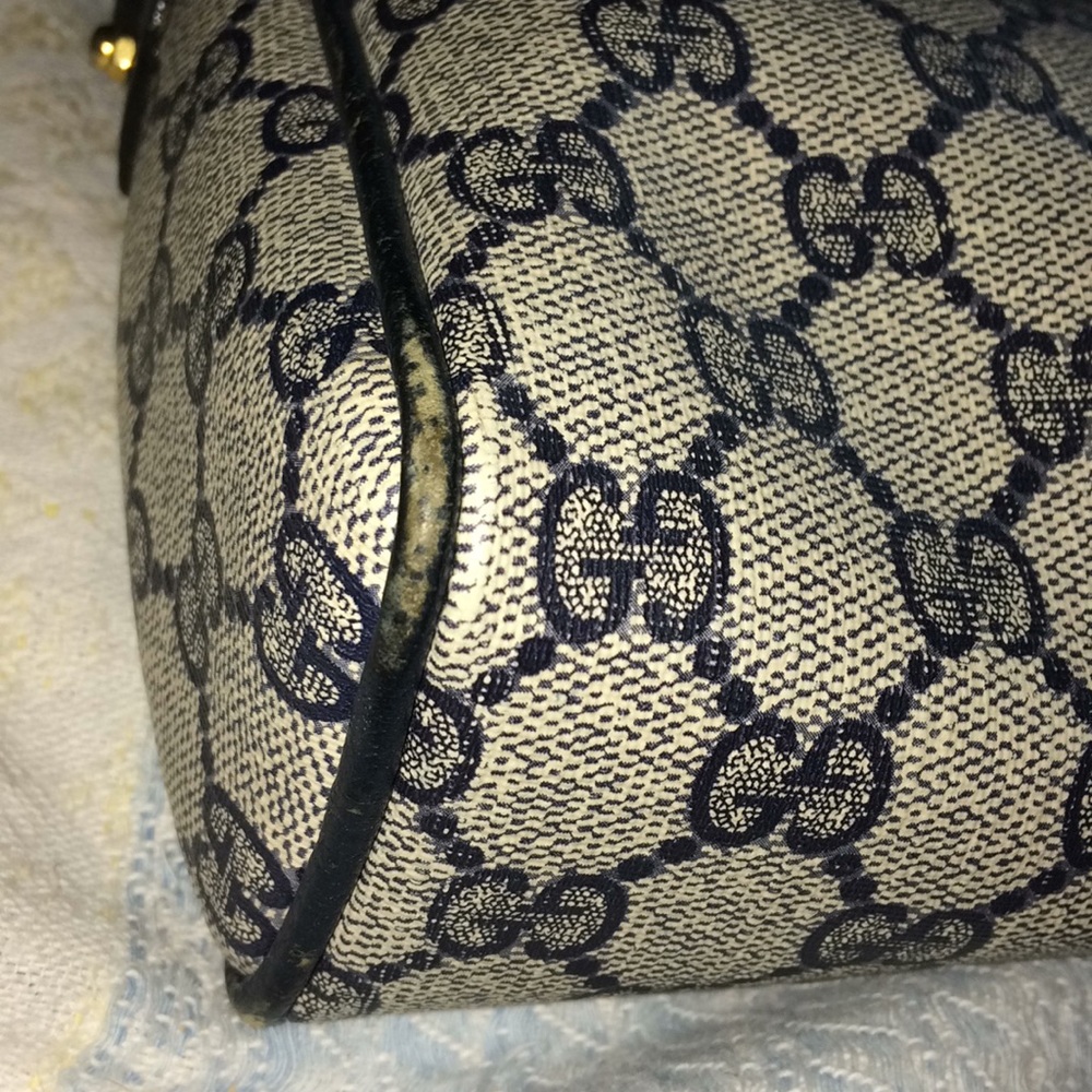 Continued beautiful Gucci purse